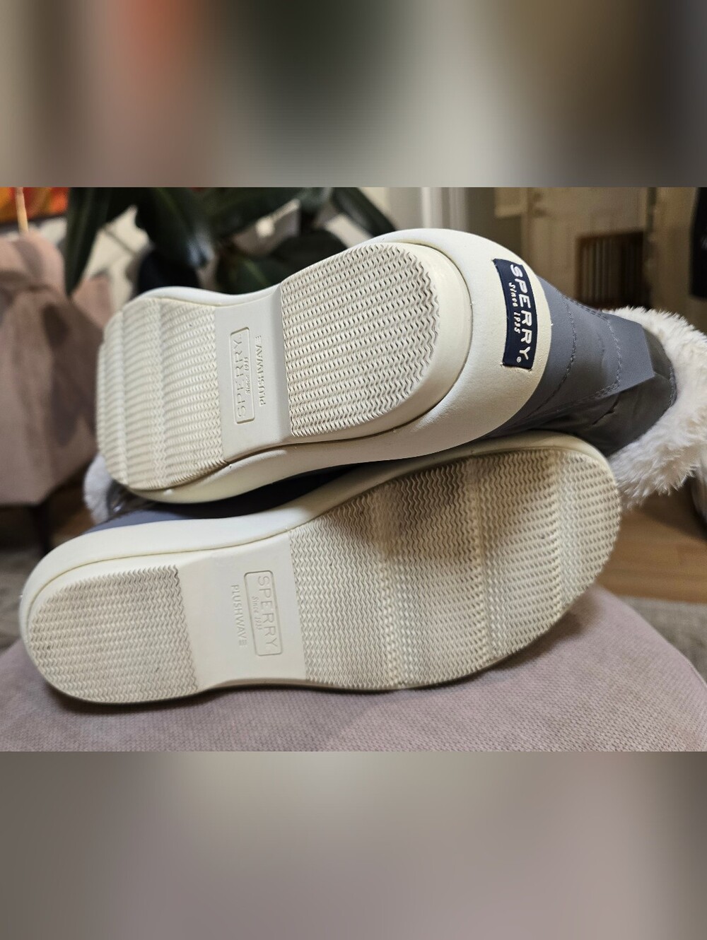 Sperry Gray Quilted Winter Snow Boots White Faux Fur Collar Plushwave Womens 8M - Picture 4 of 7